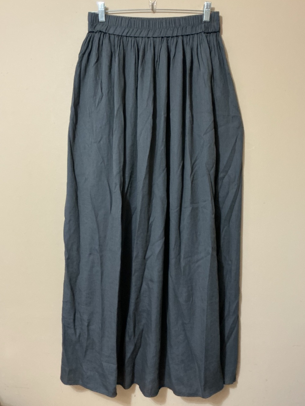 Zara Gray Maxi Skirt with Elastic Waist - Picture 3 of 7